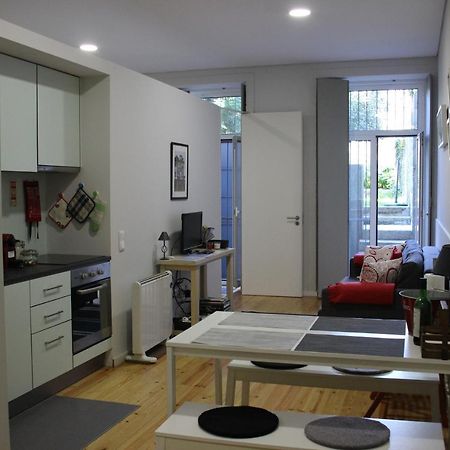 Practical And Comfortable Apartment With Garden Porto Bagian luar foto