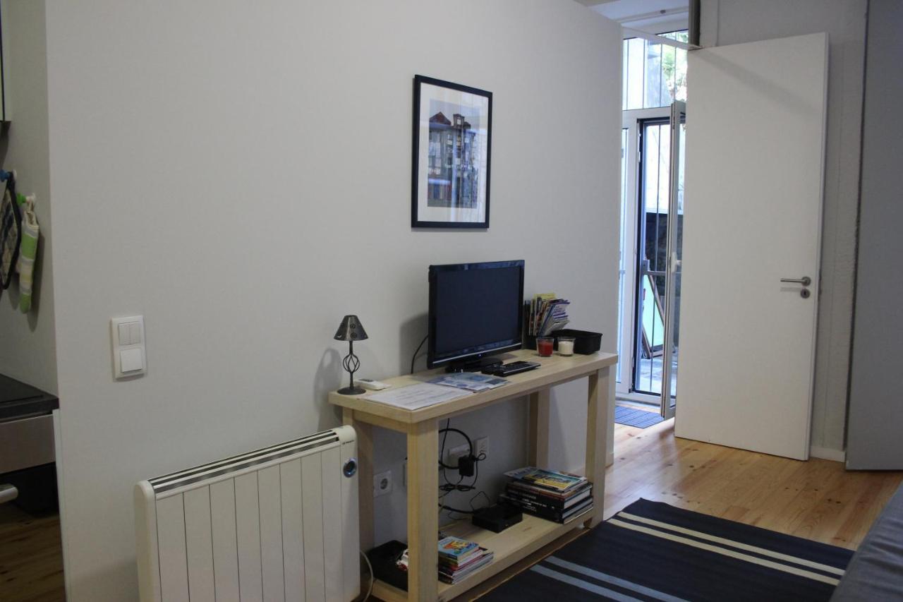 Practical And Comfortable Apartment With Garden Porto Bagian luar foto