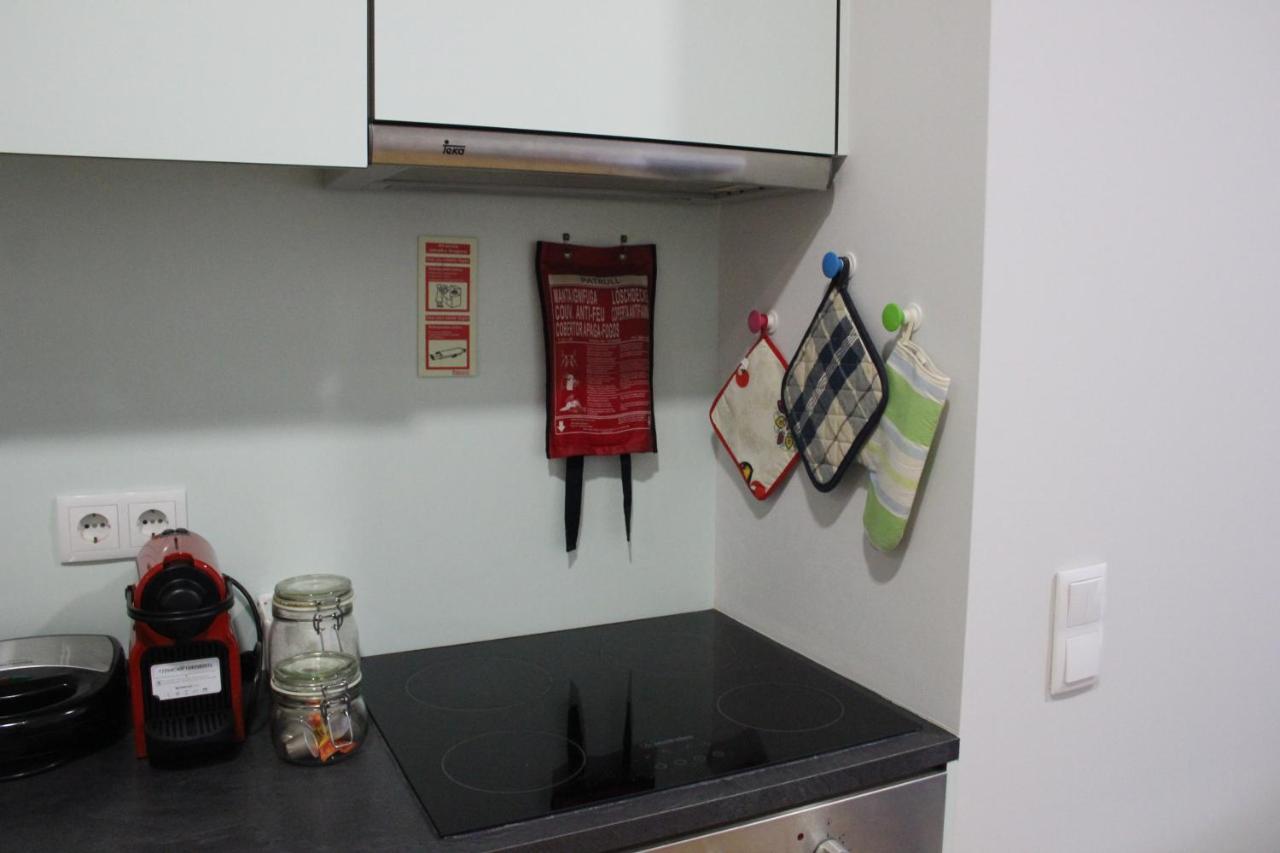 Practical And Comfortable Apartment With Garden Porto Bagian luar foto